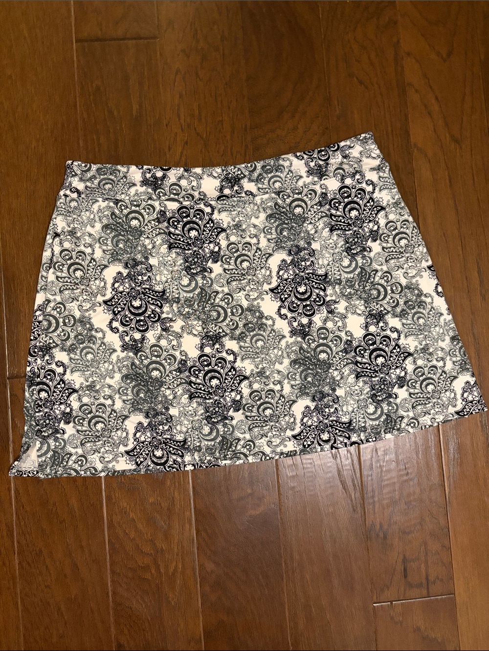Tranquility by Colorado Clothing Skort w/Black & Gray Paisley XXLarge